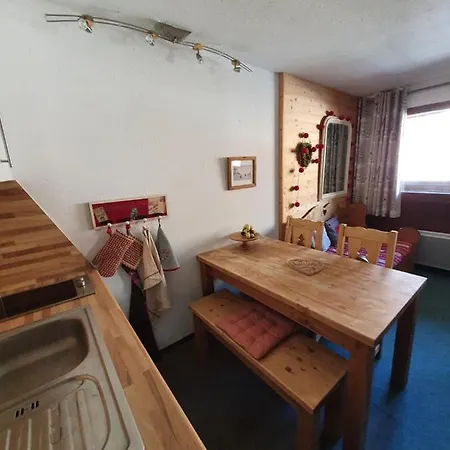 2 Pièce Appartement *