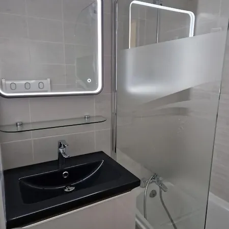 2 Pièce Appartement